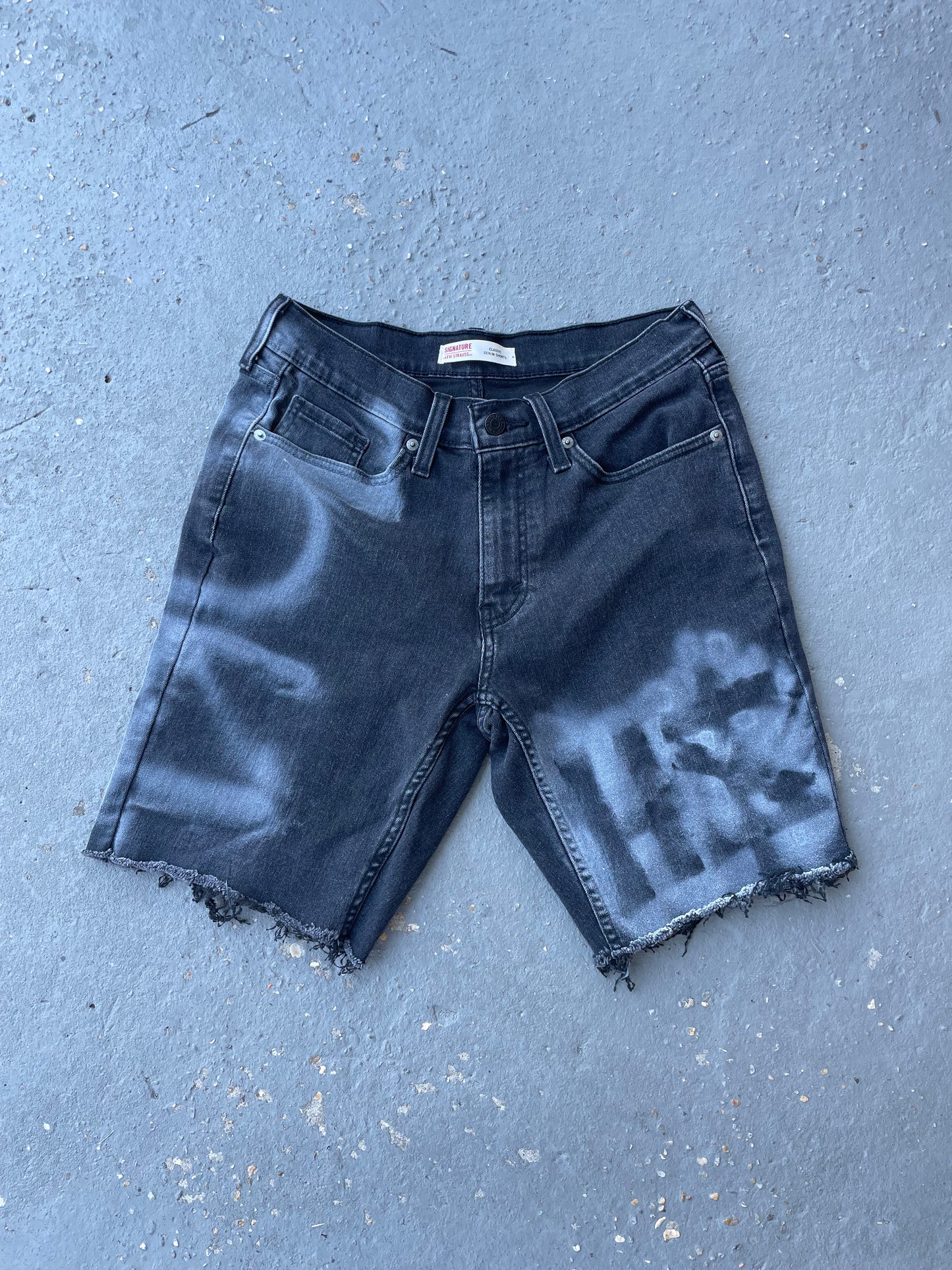 Spray Jean Short