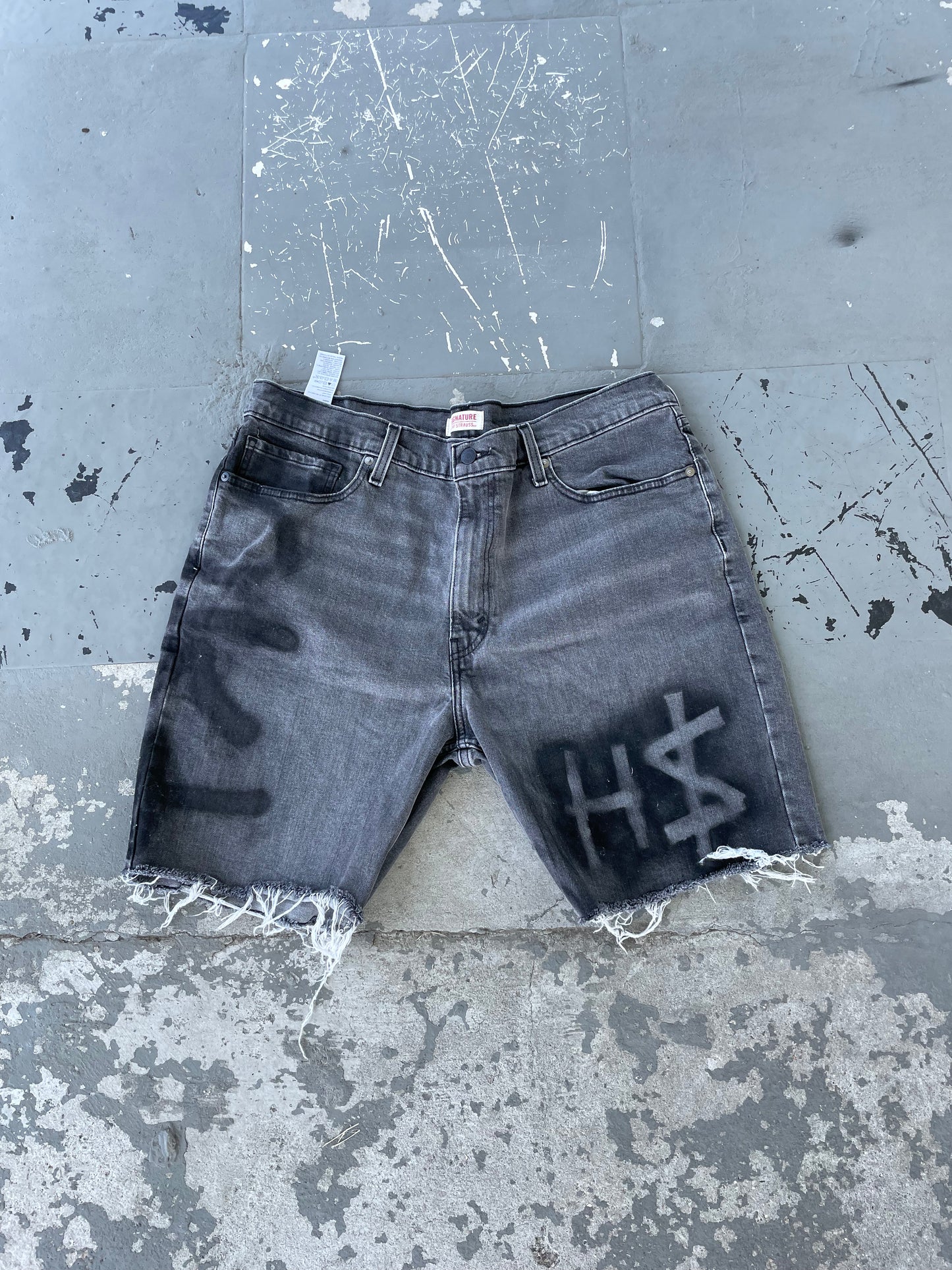 Spray Jean Short