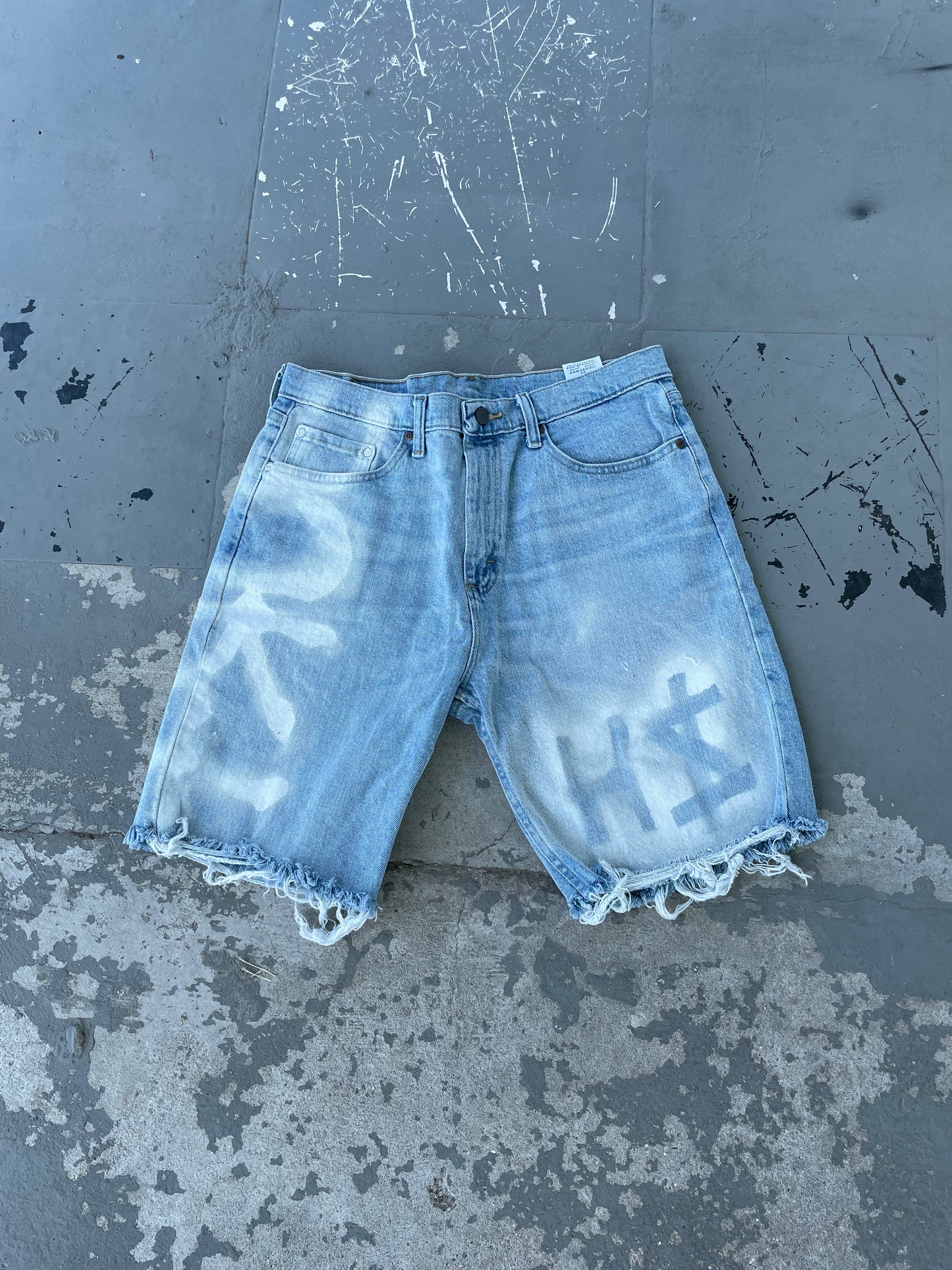 Spray Jean Short